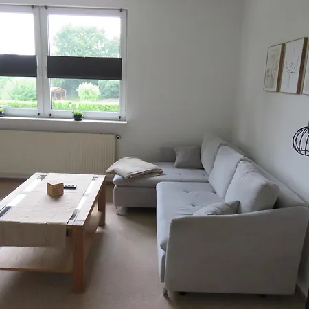 Apartamento 3-zimmer-wohnung Am Tor Zur Lewitz-obergeschoss Mirow